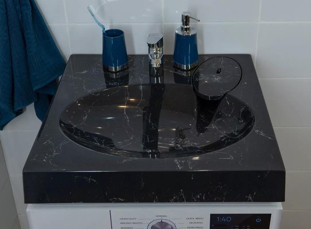 картинка Раковина над стиральной машиной Stella Polar Миро 60х60 черный мрамор с кронштейнами 