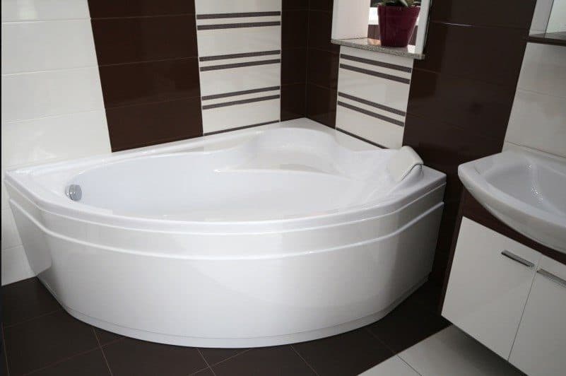 картинка Акриловая ванна Besco Delfina 166x107 P с ножками Stel 