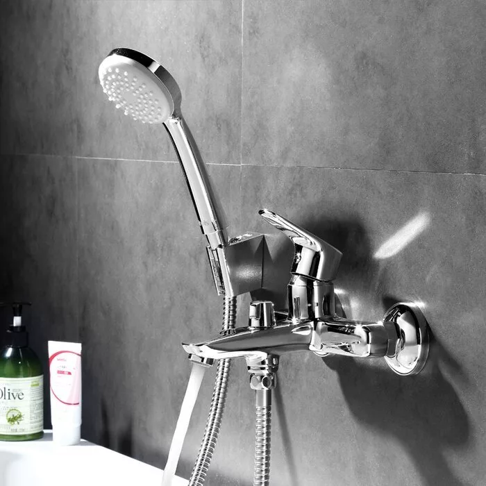 картинка Смеситель Iddis Zodiac ZODSB02i02 для ванны с душем 