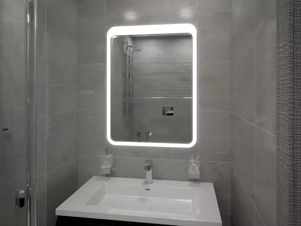фото Зеркало Континент "Lacio LED" 500х700 с подсветской 