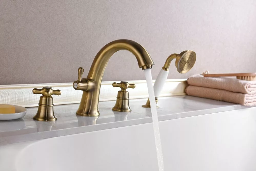 картинка Смеситель на борт ванны Lemark Vintage LM2841B 