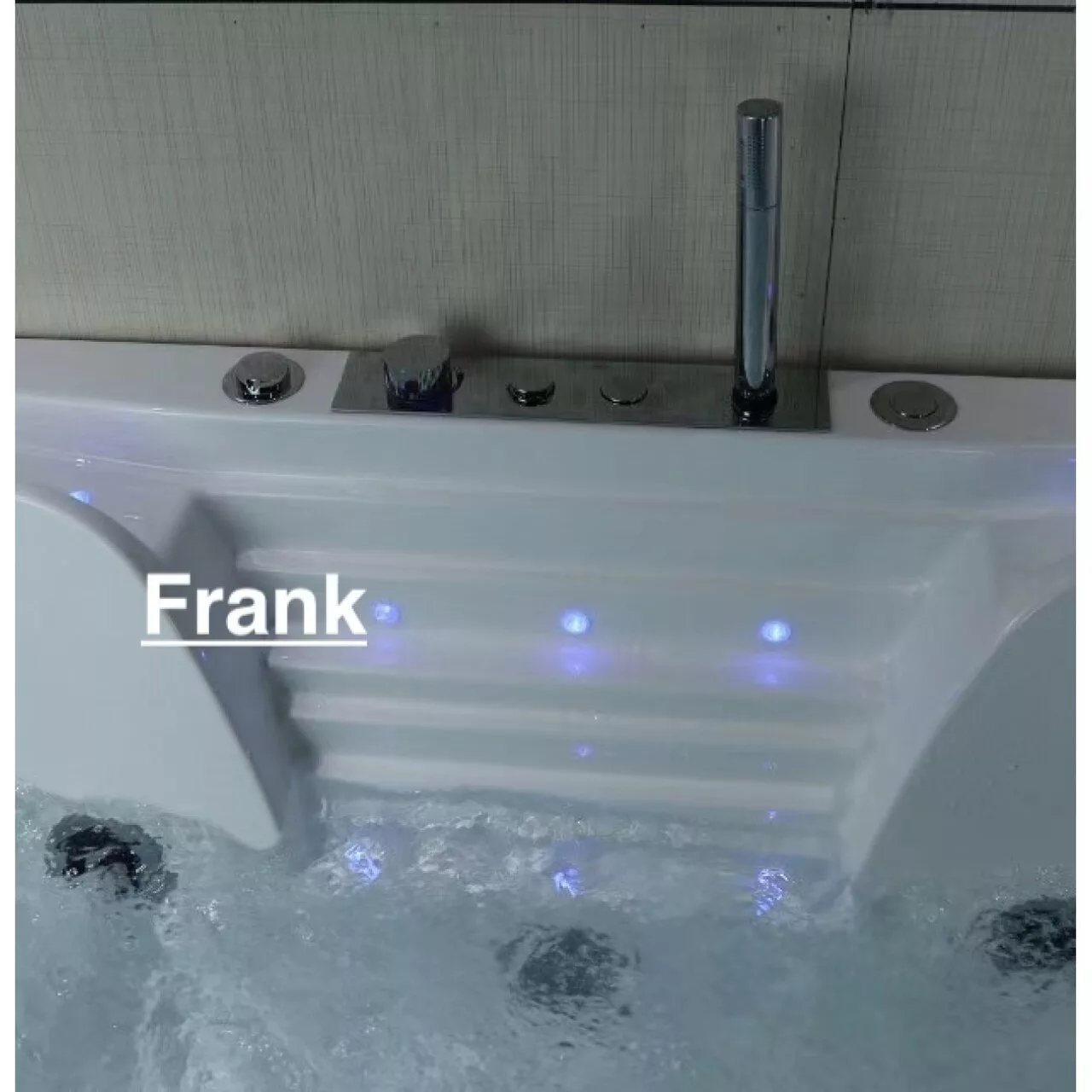 картинка Гидромассажная ванна Frank F161 пристенная 