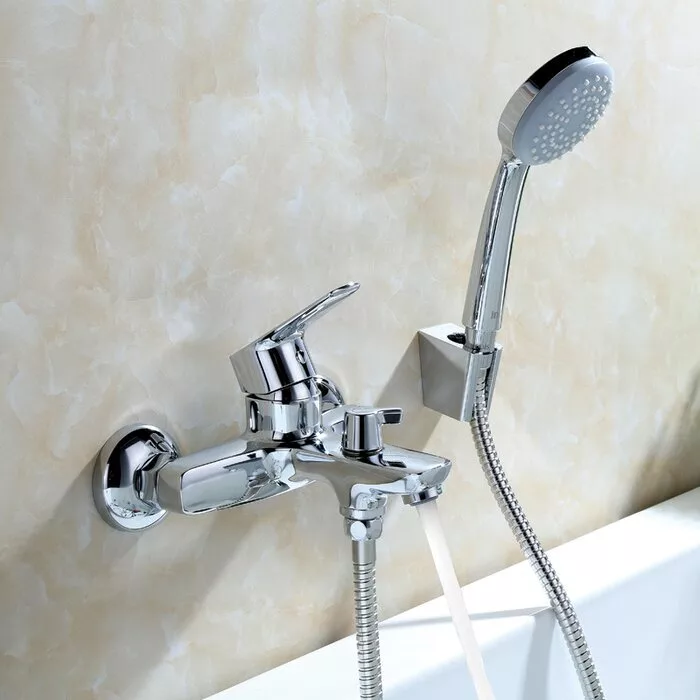 картинка Смеситель Iddis Vibe VIBSB02i02 для ванны с душем 