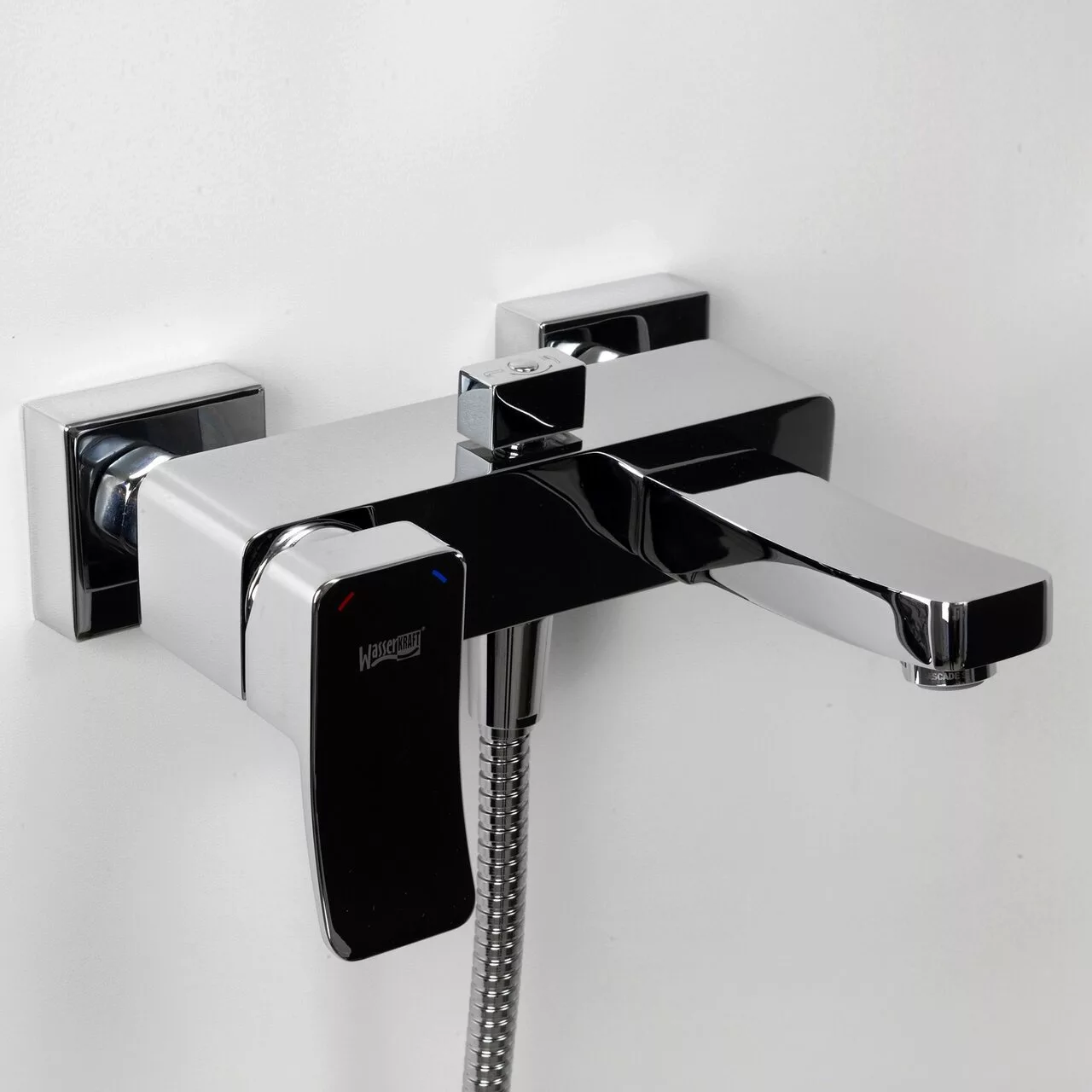 картинка Смеситель для ванны с коротким изливом WasserKRAFT Aller 1061 