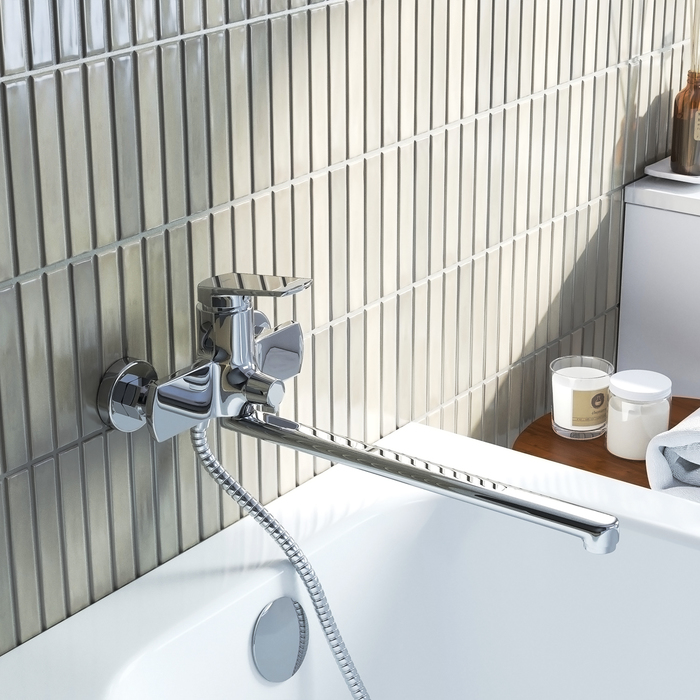 картинка Смеситель для ванны Iddis Esper ESPSB00i10WA с длинным изливом и керамическим дивертором 