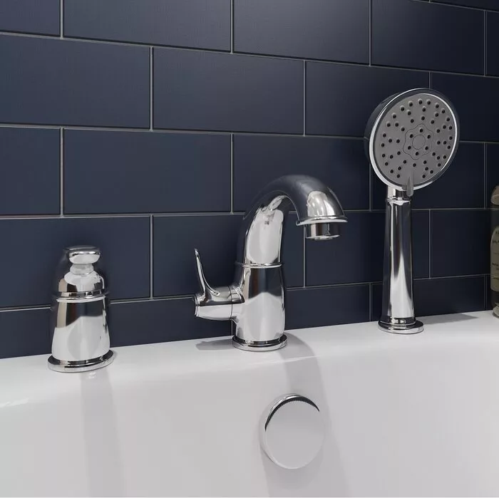 картинка Смеситель Iddis Oldie OLDSB30i07 на борт ванны 