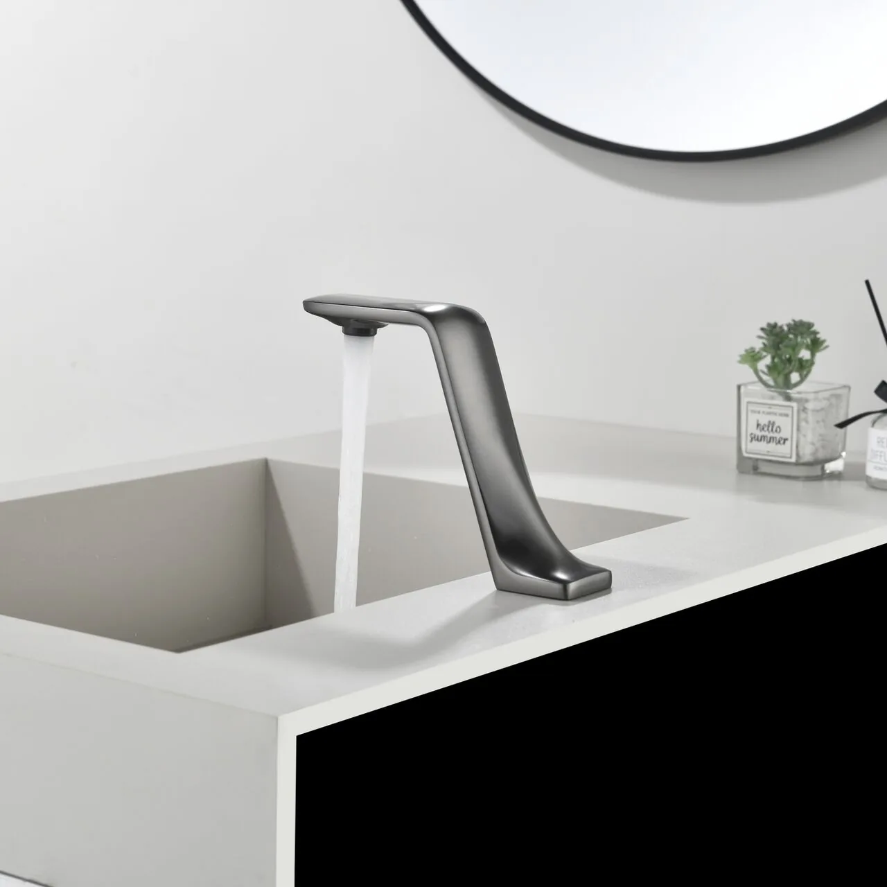 картинка Смеситель для раковины сенсорный Black&White GS-7102-GM 
