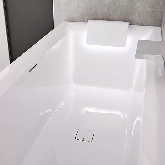 картинка Акриловая ванна Riho Still Square 180x80 два подголовника 