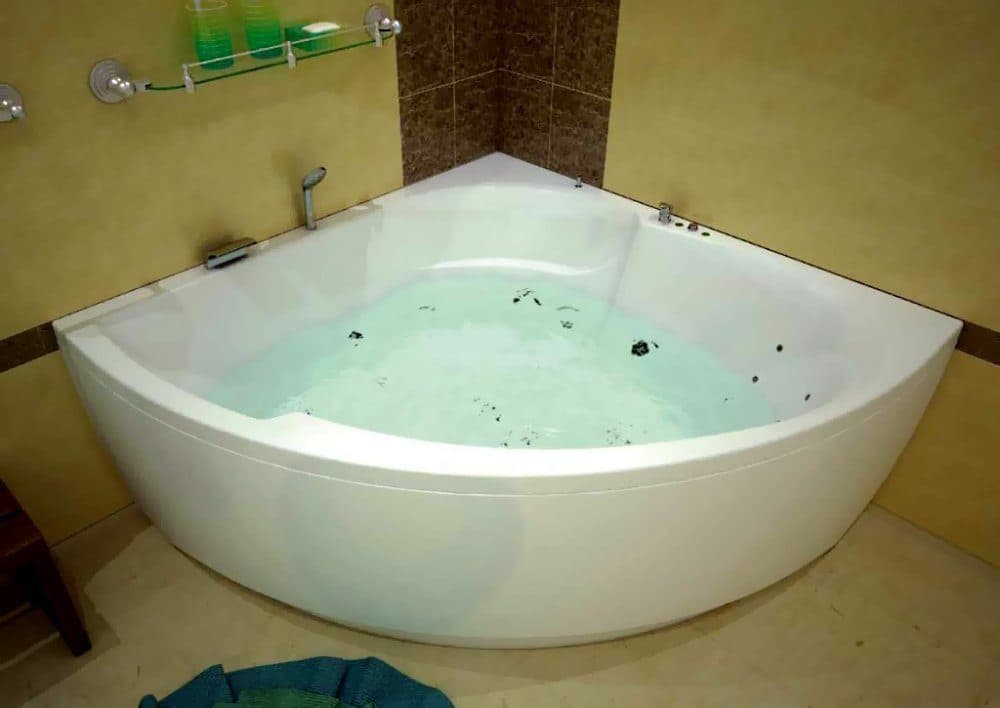 картинка Акриловая ванна Aquanet Bali 150x150 с каркасом 