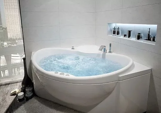 картинка Акриловая ванна Акватек Эпсилон с гидромассажем и экраном 