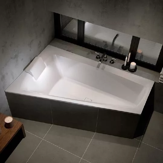 картинка Акриловая ванна Riho Still Smart R 170x110 с подголовником 