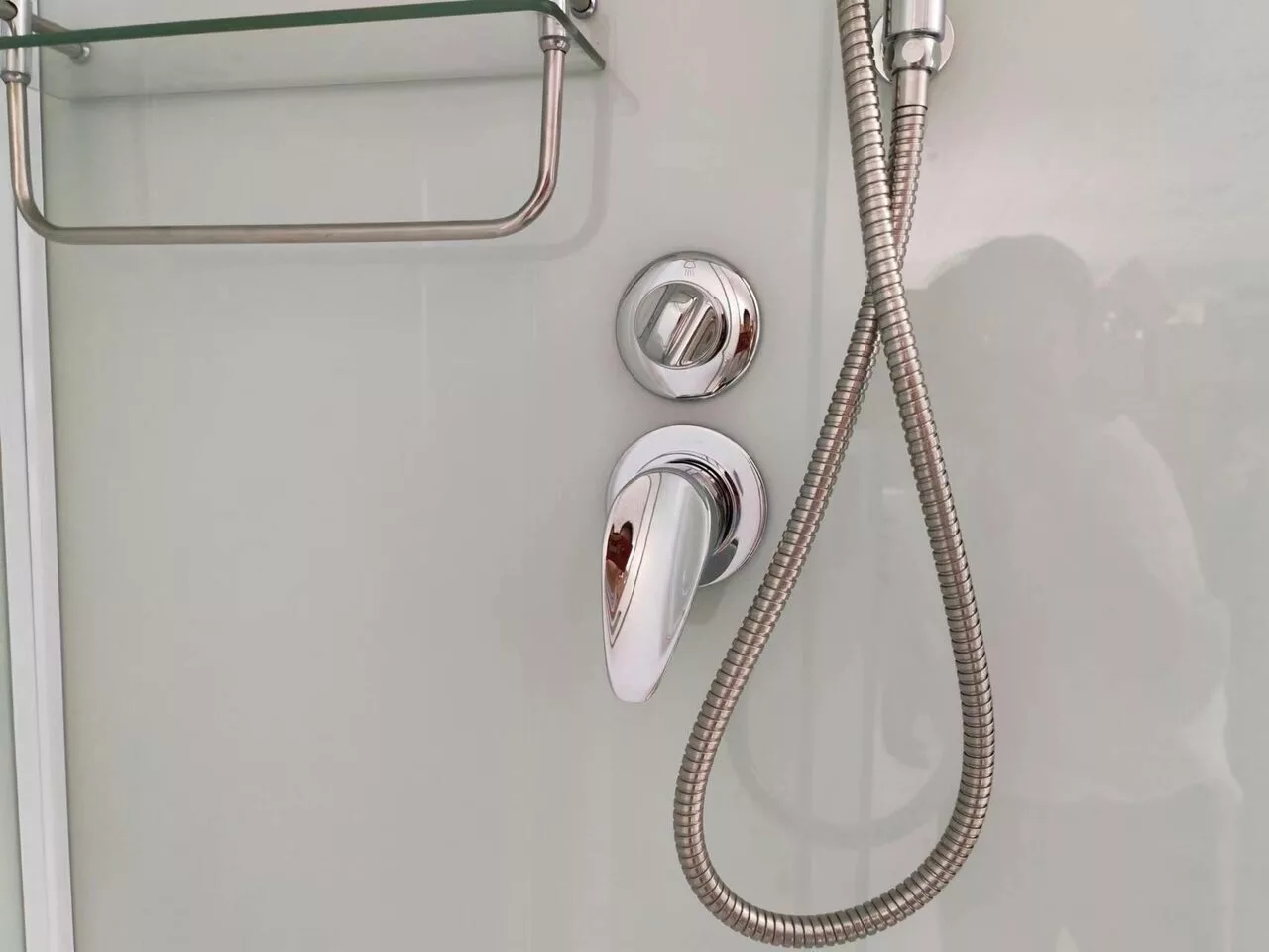 картинка Душевая кабина Frank F409 М White низкий поддон 